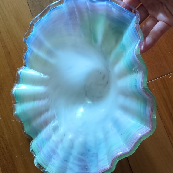 Ruffle Decorative Plate - Picture 4 of 4